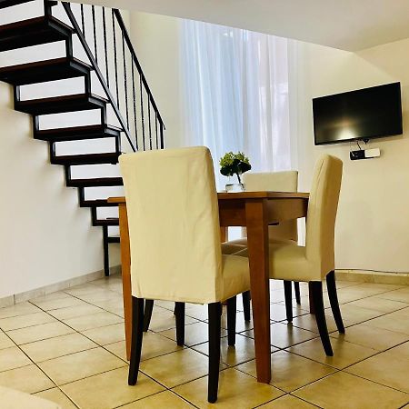Gesu Nuovo Apartment เนเปิลส์ ภายนอก รูปภาพ