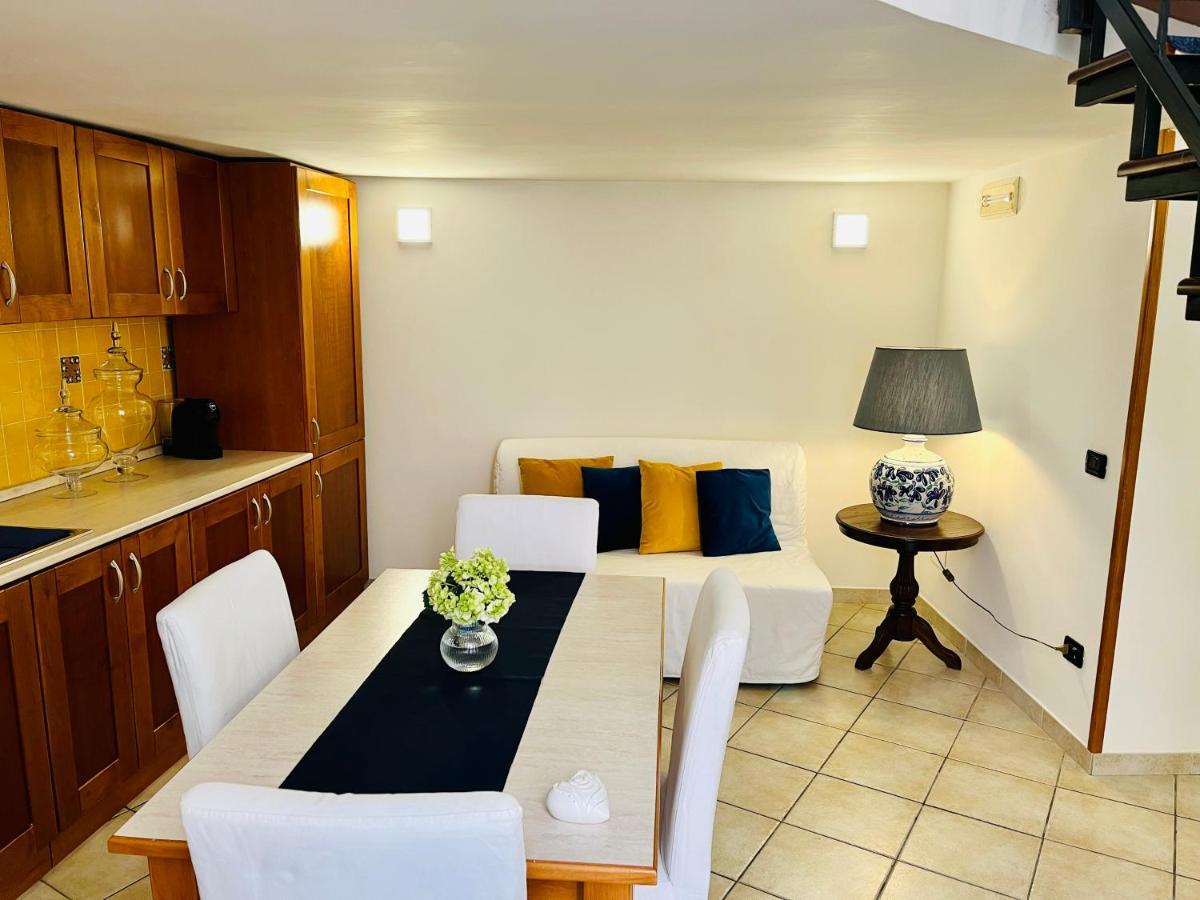 Gesu Nuovo Apartment เนเปิลส์ ภายนอก รูปภาพ