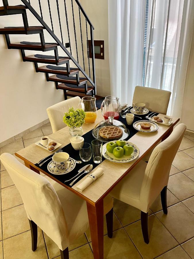 Gesu Nuovo Apartment เนเปิลส์ ภายนอก รูปภาพ